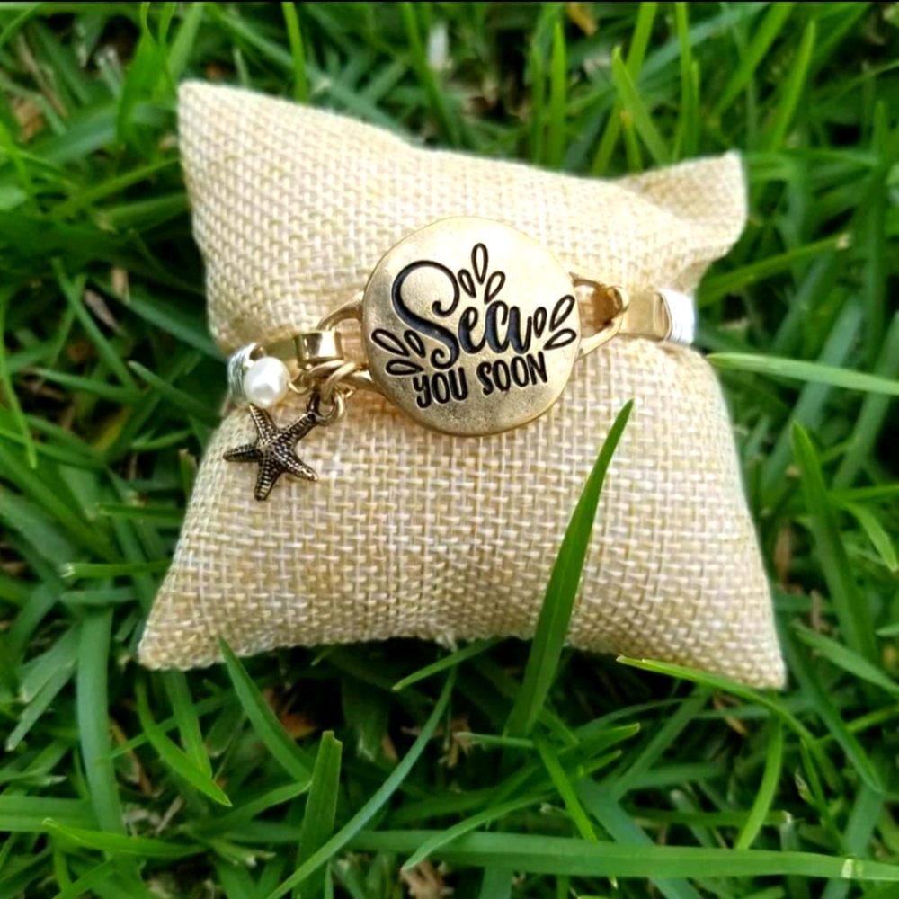 🌟 Gorgeous Metal bracelet